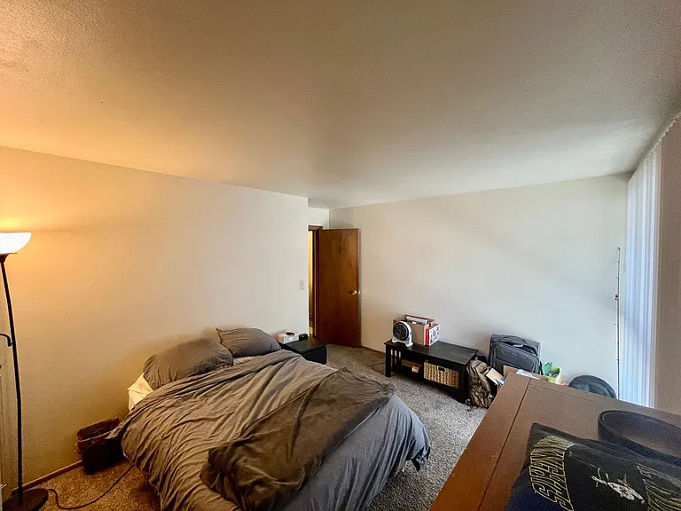 3445 N Oakland Ave — Photo 25