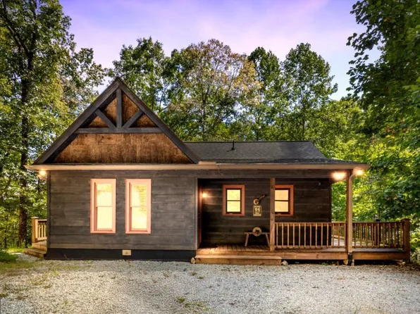 224 Dragon Tree Ln, Lakemont, GA 30552