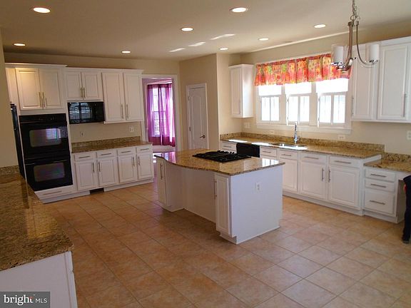 2nd image of 7607 Brittany Parc Ct