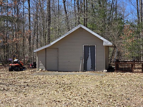 5th image of 140 Winding Dr