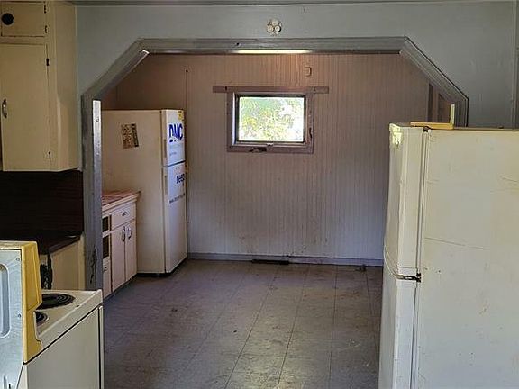 4th image of 1122 17th St W