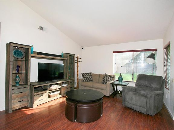 3rd image of 5344 Vichy Cir