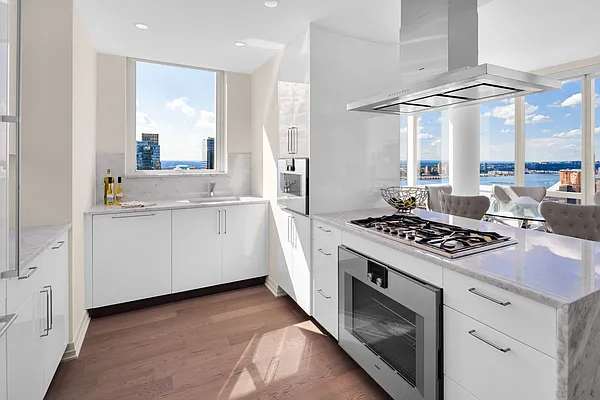 Rented by Square Realty Global Inc | media 19