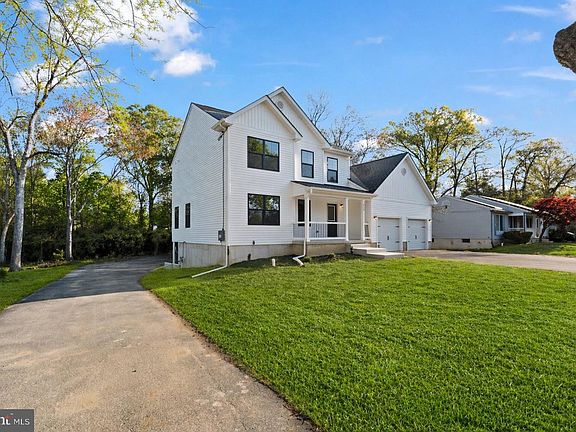 3rd image of 212 Lotus Ave