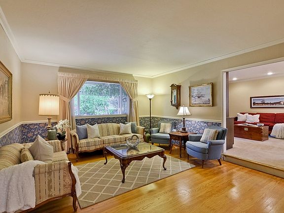 4th image of 1475 Stone Creek Dr