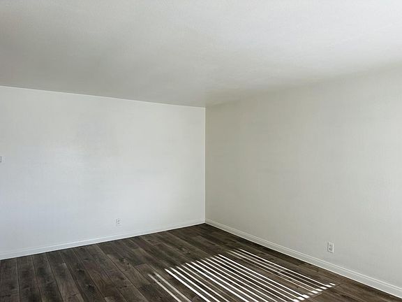 2nd image of 4830 Canoga St #I