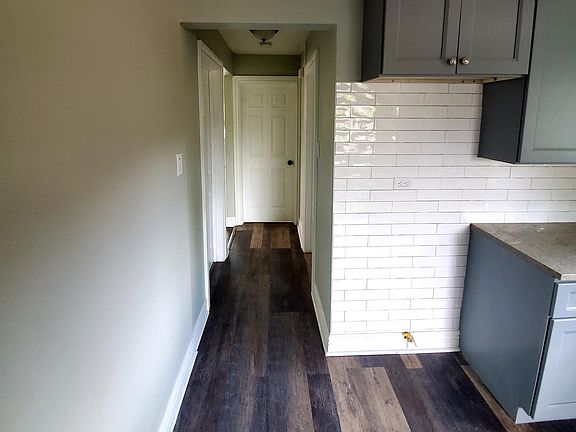 3rd image of 14926 S Cleveland Ave #2