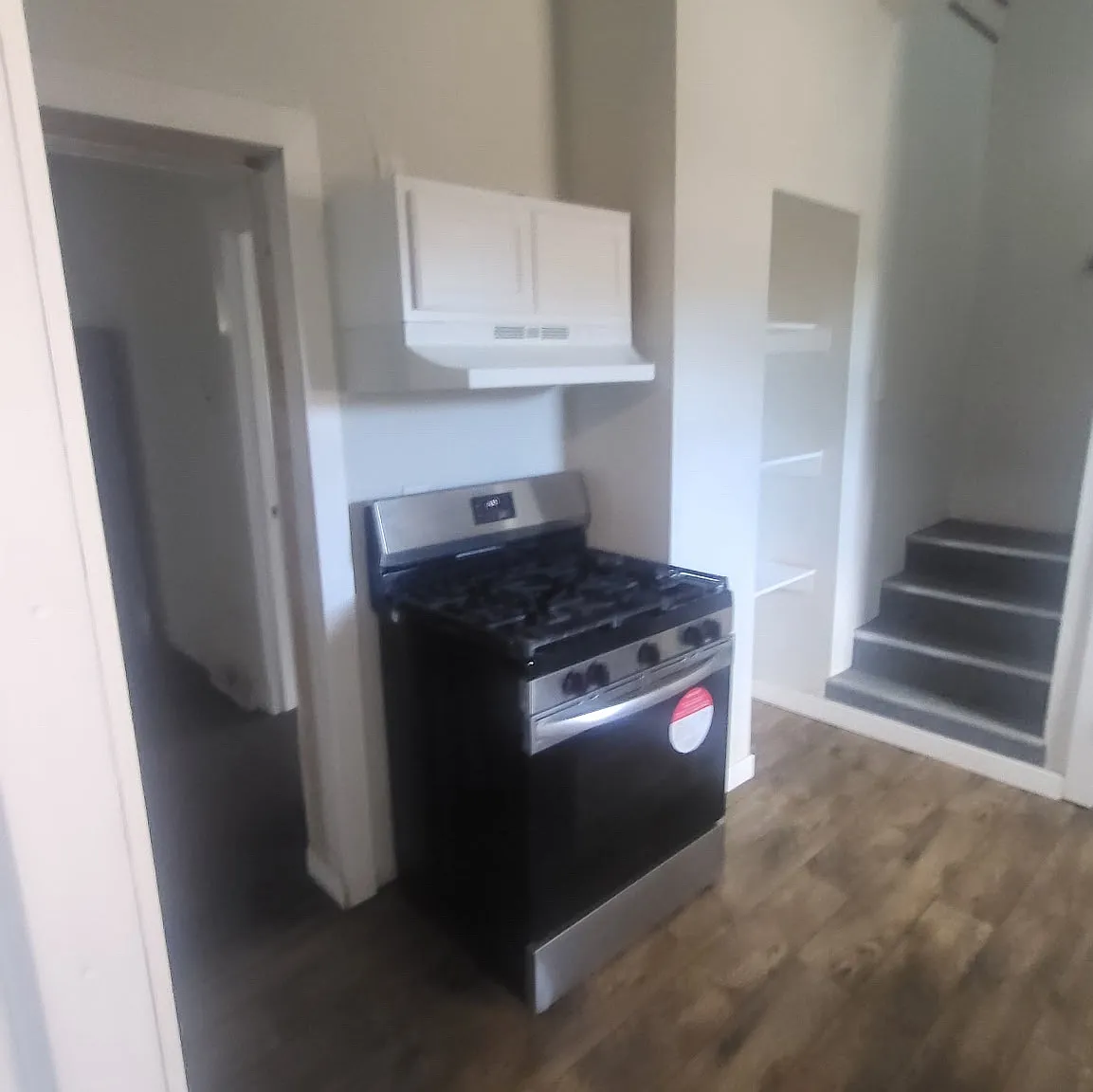 3 bed, 1300 sqft, $2,200 — Photo 4