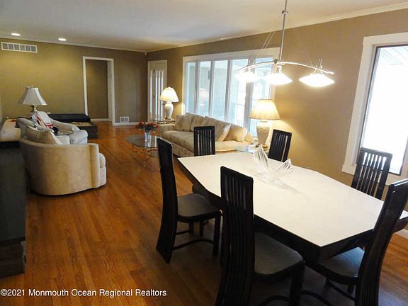 5th image of 232 Edgemere Dr