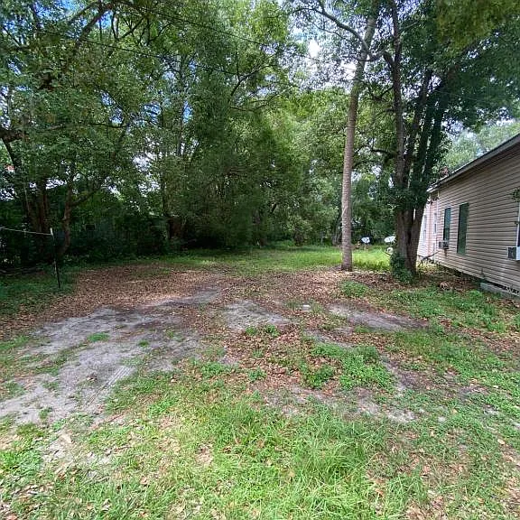 20805 Chestnut St — Photo 11