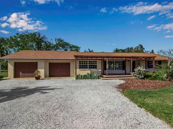 60 Liles St, Terra Ceia, FL 34250