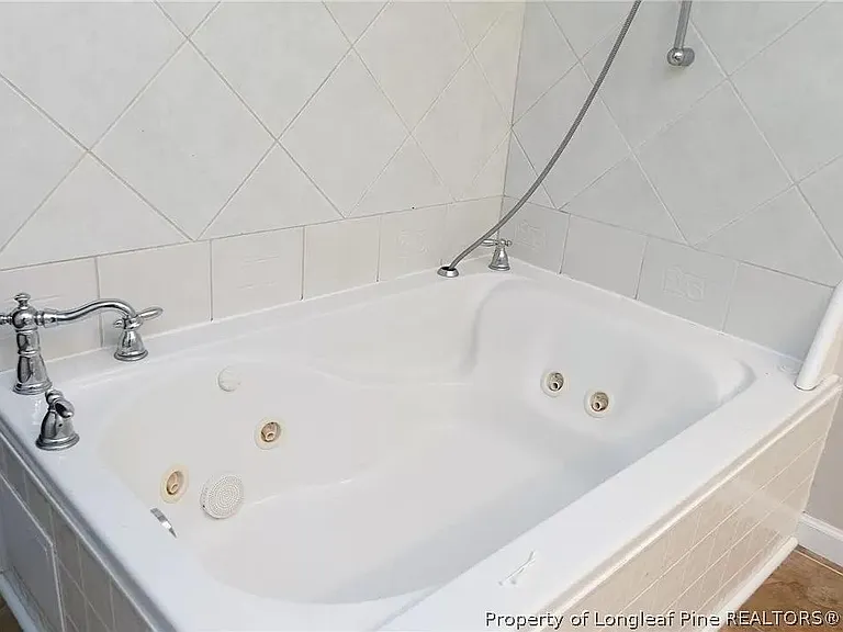 100 Pigeonhouse Ct — Photo 13