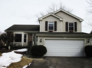 983 Shady Tree Ln, Wheeling, IL 60090