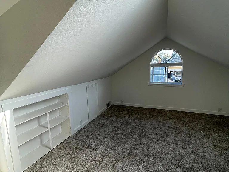 1206 N Anderson St — Photo 28