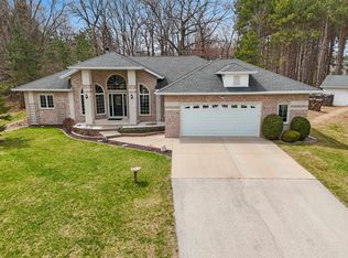 2241 Pinecrest Rd, Green Bay, WI 54313