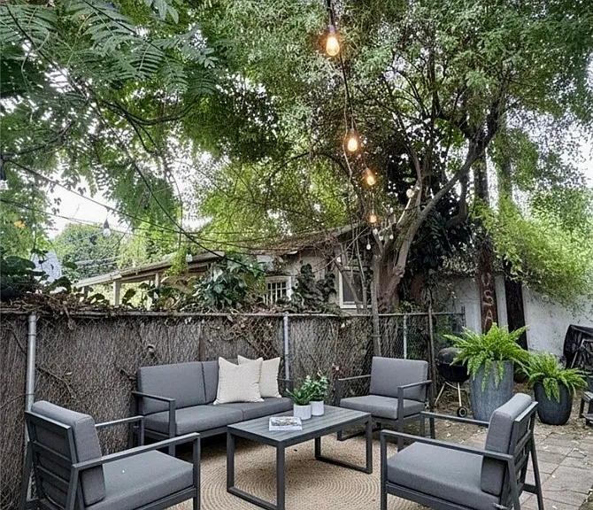 825 Green St — Photo 3