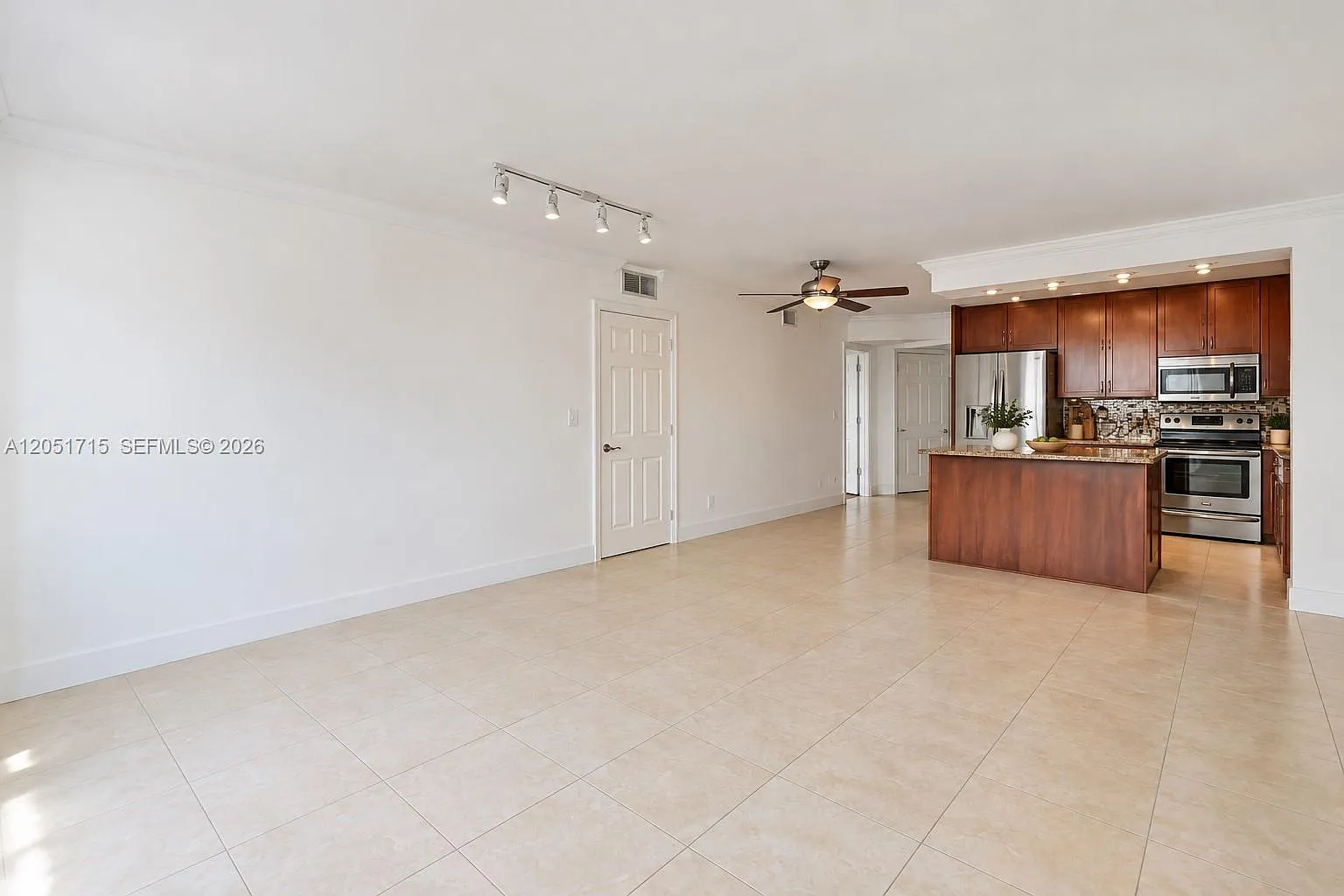 North Bay Villas Condo — Photo 4