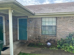 350 S Davis St #A-B, Conway, AR 72034
