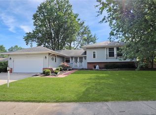 213 Hickory Ln, Mattoon, IL 61938