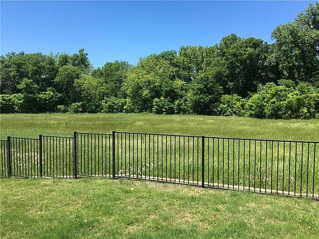 1st image of 2700 Pecan Grove Dr