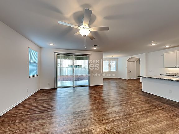 4th image of 848 S 150th Dr