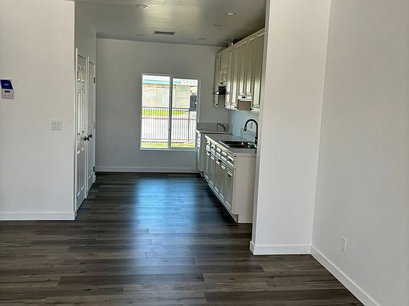 2nd image of 2377 Del Rosa Ave #2