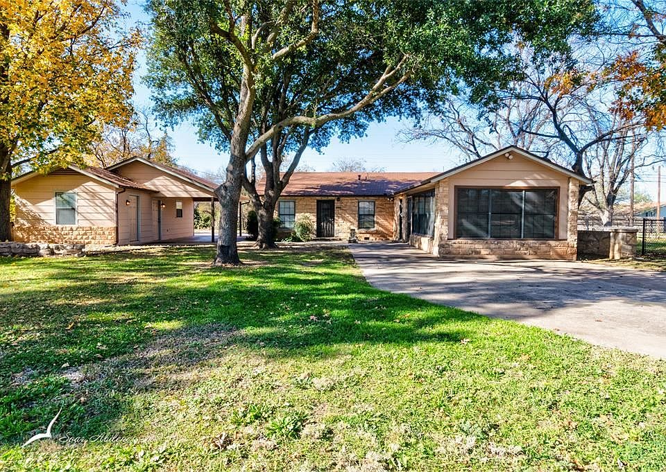 1st image of 474 College Dr