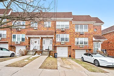 56-18 Cloverdale Boulevard, #6