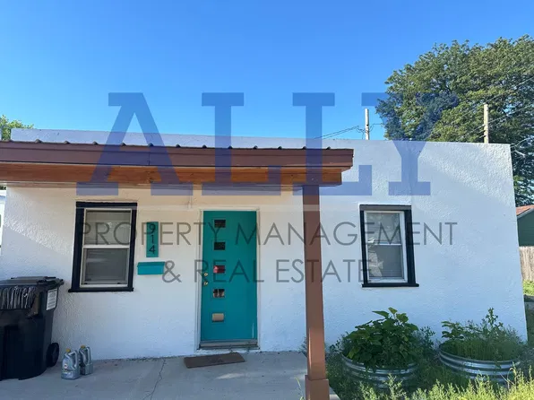 914 E 18th St, Scottsbluff, NE 69361