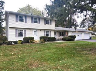 9 Hallmark Rd, Rochester, NY 14625
