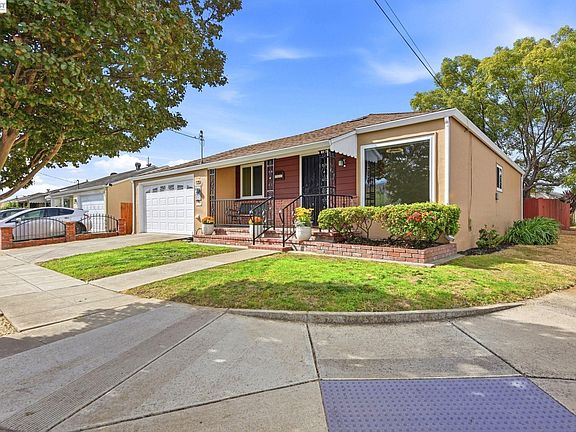 2nd image of 28611 Cole Pl