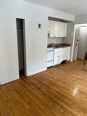 Rented by Bond New York | media 20