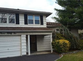 1225 Hempstead Ave, Malverne, NY 11565