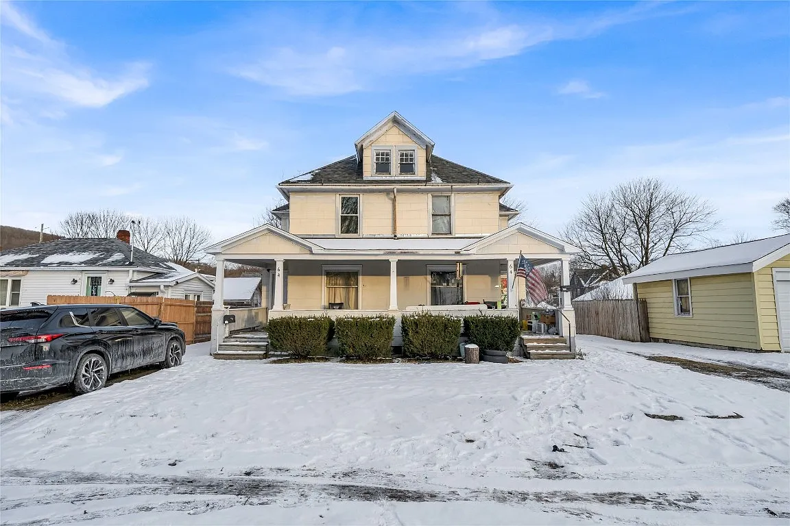 64 Louisa St photo 1