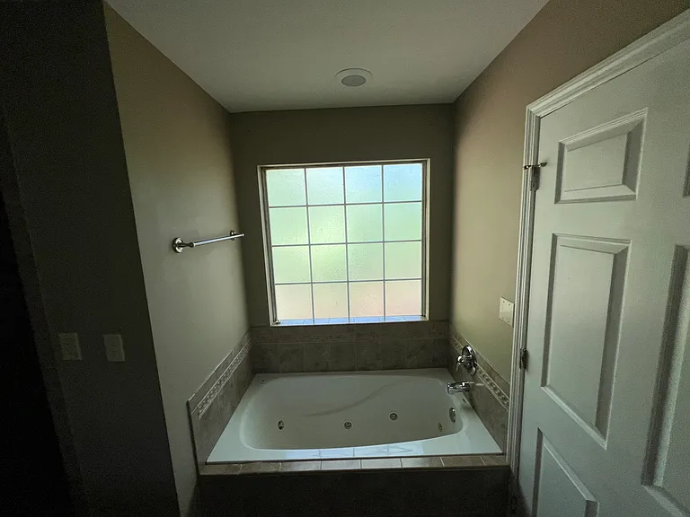4585 Old Bainbridge Rd — Photo 11