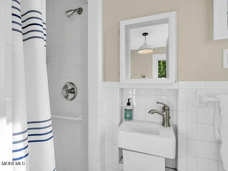435 Norwood Ave — Photo 20