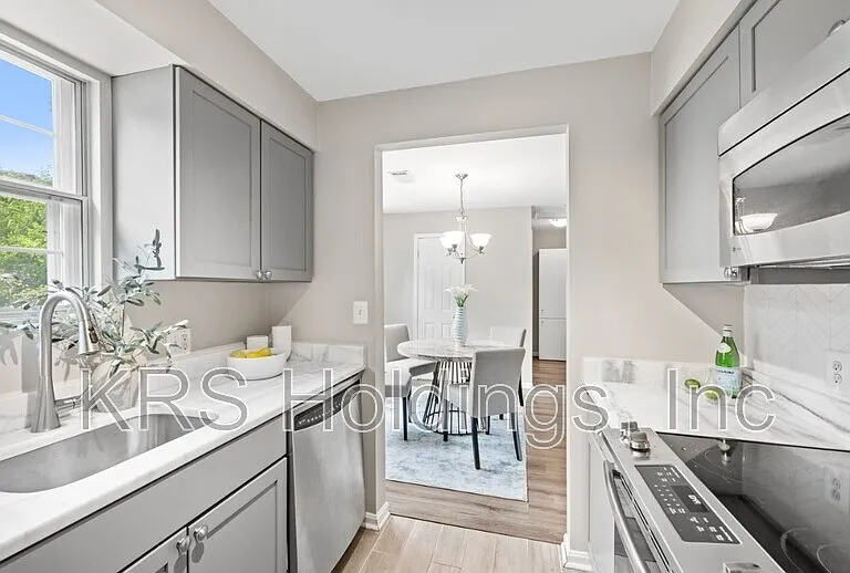 2050 N Calvert St #410 — Photo 14