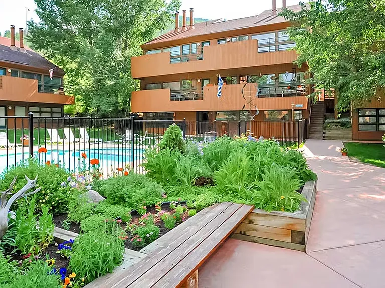 4031 Big Horn Rd #9-B — Photo 18