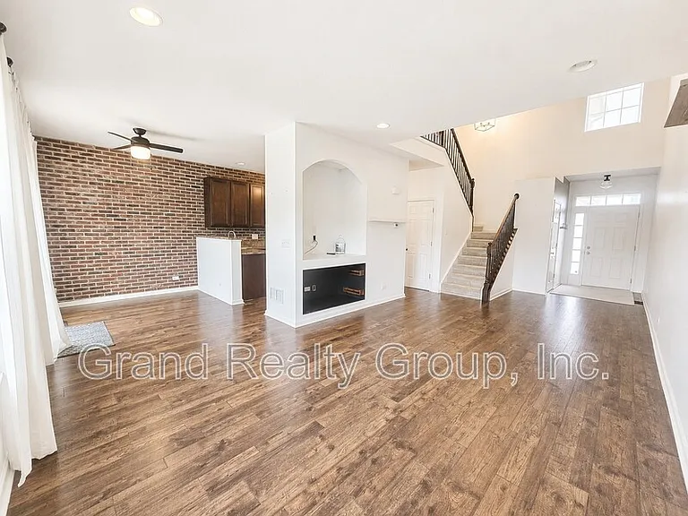 376 S Jade Ln — Photo 3