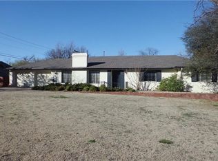 1629 Queenstown Rd, Nichols Hills, OK 73116