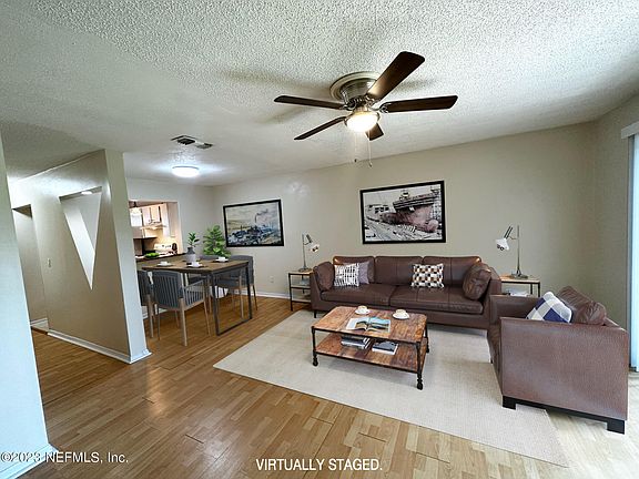 2nd image of 85 DEBARRY Avenue #1022