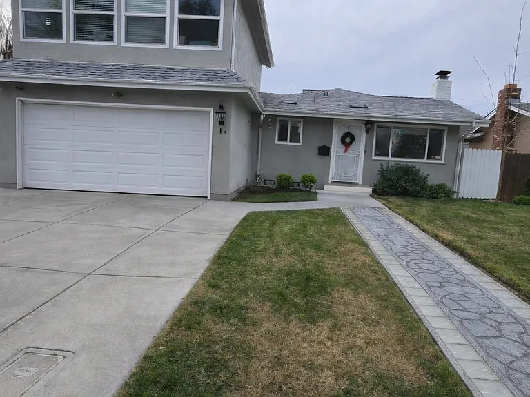 411 Whitney St — Photo 1