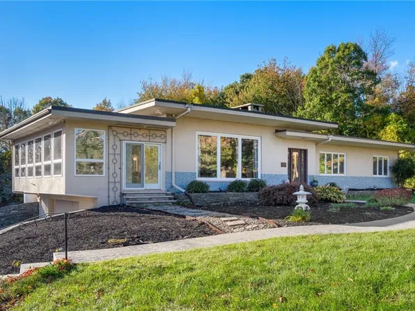 250 Harris Rd, Smithfield, RI 02917