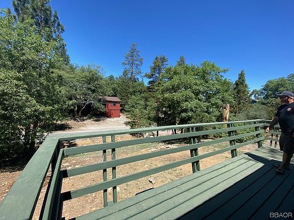 4th image of 381 Vista Ave