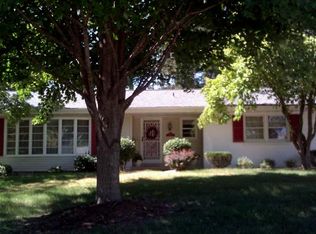 37 Eastmoreland Dr, Decatur, IL 62521