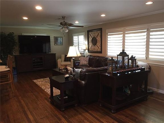 3rd image of 10339 Cromwell Dr