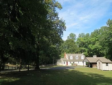 1st image of 10900 Chimney Ln
