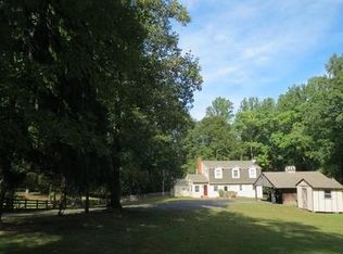 10900 Chimney Ln, Fairfax Station, VA 22039