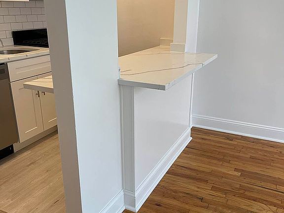 5th image of 405 E 82nd St APT 3F