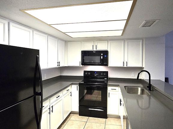 4th image of 4730 W NORTHERN Avenue #1117